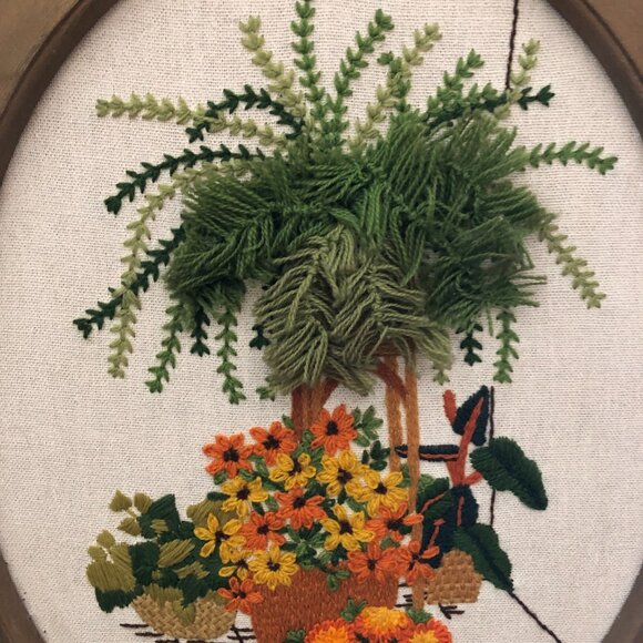 Framed Vintage Floral Crewel Embroidery - Picture 4 of 5